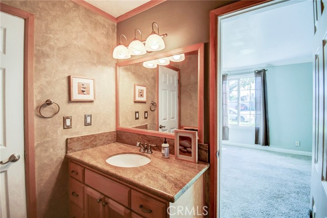 Detail Gallery Image 35 of 50 For 2401 E Avalon, Santa Ana,  CA 92705 - 5 Beds | 3 Baths