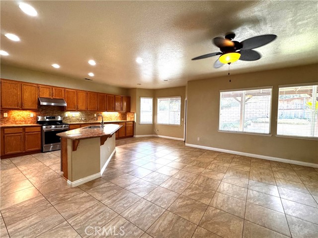 Detail Gallery Image 4 of 16 For 9488 Cedar Glen Pl, Rancho Cucamonga,  CA 91730 - 5 Beds | 3/1 Baths