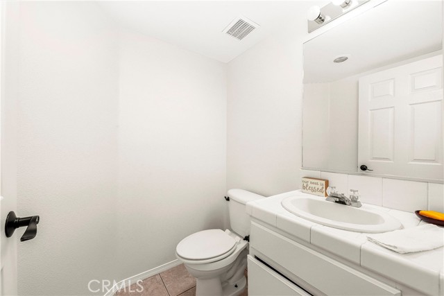 Detail Gallery Image 15 of 39 For 43473 30th St #4,  Lancaster,  CA 93536 - 3 Beds | 2/1 Baths