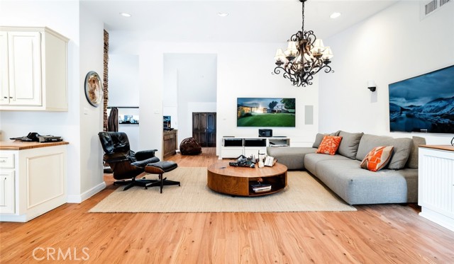 Detail Gallery Image 15 of 42 For 18337 Chatham Ln, Porter Ranch,  CA 91326 - 4 Beds | 2/1 Baths