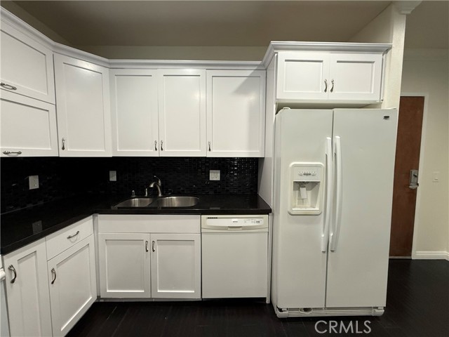 Detail Gallery Image 5 of 30 For 332 S Virgil #201,  Los Angeles,  CA 90020 - 3 Beds | 2 Baths