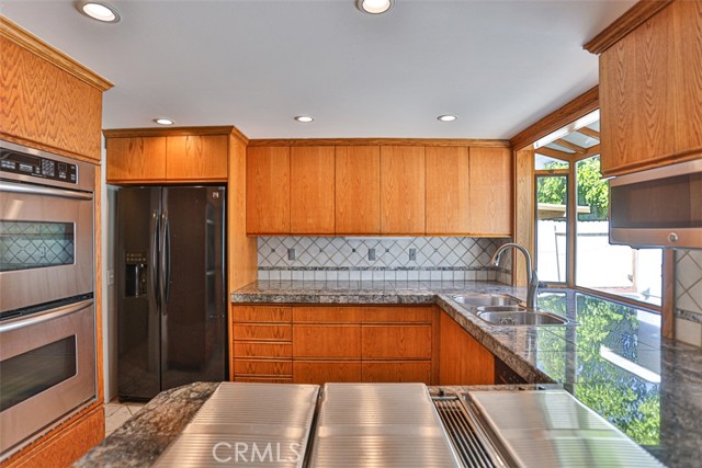 Detail Gallery Image 18 of 46 For 18440 Tamarind, Fountain Valley,  CA 92708 - 6 Beds | 4 Baths