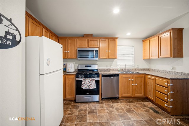 348 Petrol Rd #366, Bakersfield CA: https://media.crmls.org/medias/8cff267d-1bb0-49d9-b858-5bd557fb4f55.jpg