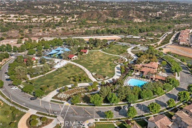 24229 La Montura Drive, Valencia CA: https://media.crmls.org/medias/8cff9297-1241-489a-962a-391cea2af0a9.jpg