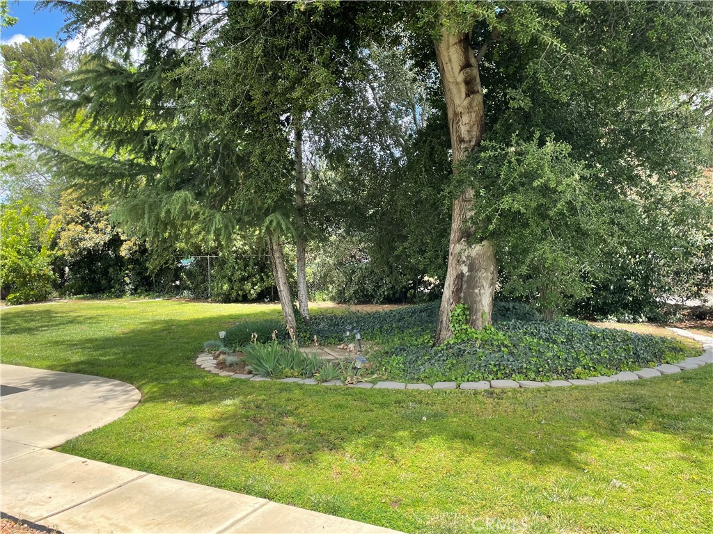https://media.crmls.org/medias/8d002e0e-303b-445b-91a0-8ad032b539d9.jpg?preset=X-Large
