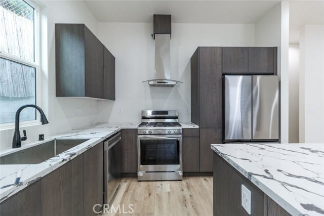 Detail Gallery Image 11 of 26 For 6458 Bonner Ave, North Hollywood,  CA 91606 - 3 Beds | 2 Baths