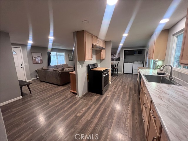 20415 Myron St, Perris CA: https://media.crmls.org/medias/8d007ddf-d7e6-4130-8c56-fb677c0a5745.jpg