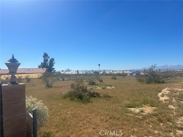 Detail Gallery Image 3 of 19 For 14998 Avon Ct, Victorville,  CA 92394 - – Beds | – Baths