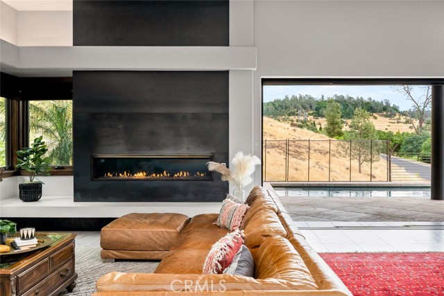 3386 Canyon Oaks Terrace, Chico CA: https://media.crmls.org/medias/8d033bf9-cac8-4ead-83d6-b8b5a9b8cf25.jpg