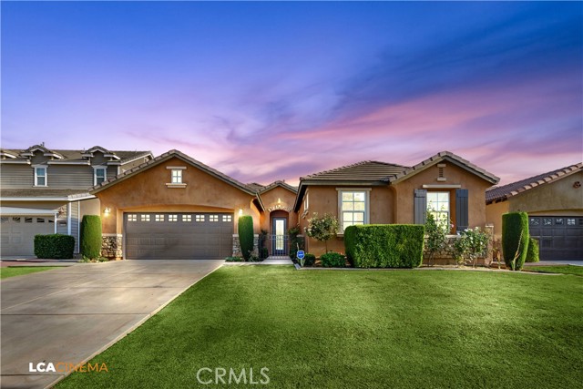 Detail Gallery Image 1 of 32 For 10607 Topiary Dr, Bakersfield,  CA 93306 - 4 Beds | 2 Baths