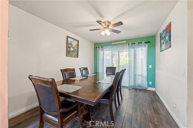 7726 Whitney Drive, Jurupa Valley CA: https://media.crmls.org/medias/8d03c038-8dd4-4e6a-88c2-fb9b479fe5a2.jpg