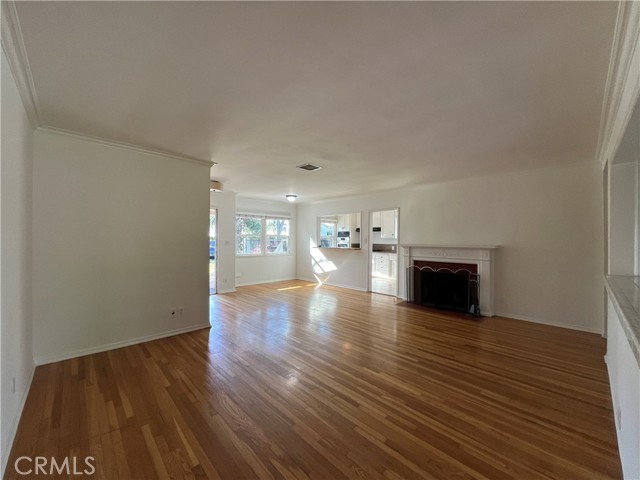 Detail Gallery Image 2 of 15 For 13627 Huston St, Sherman Oaks,  CA 91423 - 3 Beds | 2 Baths