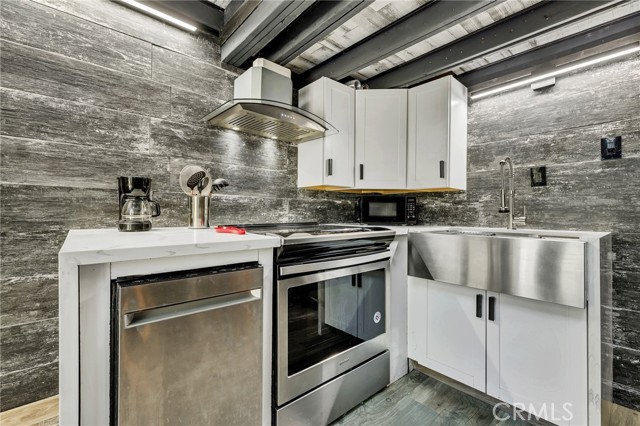 Detail Gallery Image 51 of 55 For 4256 Rosario Rd, Woodland Hills,  CA 91364 - 4 Beds | 2 Baths