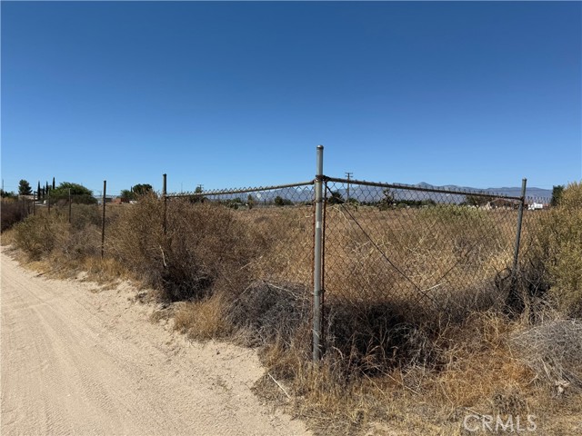 9875 Braceo Street, Oak Hills CA: https://media.crmls.org/medias/8d04c555-f6ae-4d91-80e9-9dd000f86120.jpg