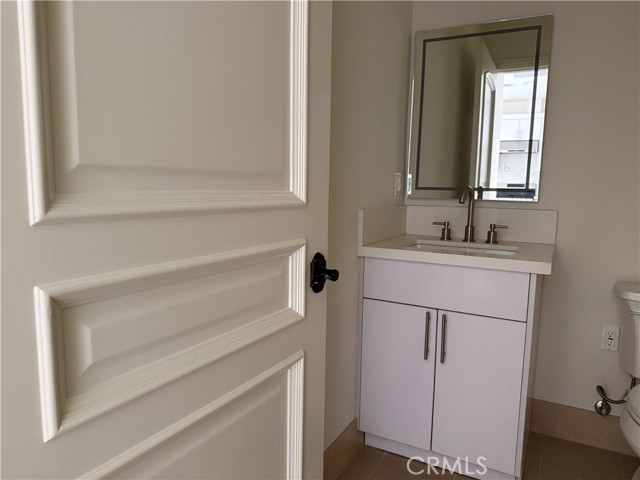 Detail Gallery Image 5 of 10 For 1598 Long Beach #307,  Long Beach,  CA 90813 - 2 Beds | 2/1 Baths