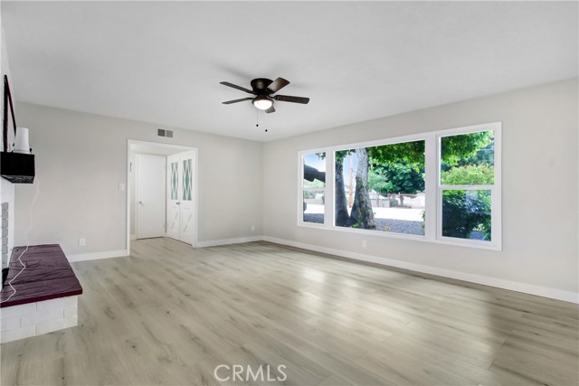 Detail Gallery Image 4 of 27 For 26110 Hemet St, Hemet,  CA 92544 - 3 Beds | 2 Baths