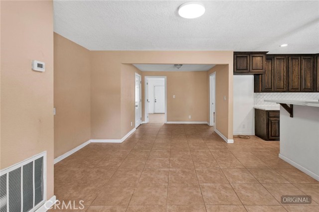 8732 Pico Avenue, Hesperia CA: https://media.crmls.org/medias/8d07dc4f-60d2-462a-9e4c-6a8c1c1755d2.jpg
