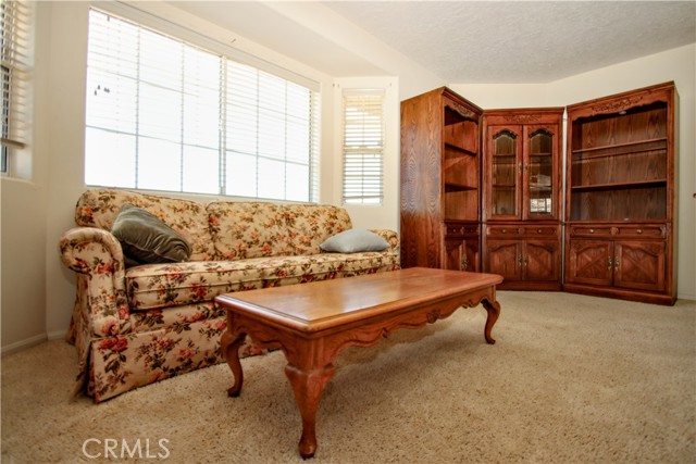 5601 Grand Avenue, Yucca Valley CA: https://media.crmls.org/medias/8d085e37-0423-4c19-843b-faa25a7ed16e.jpg