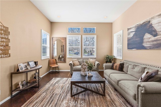 Detail Gallery Image 8 of 71 For 1357 Onyx Cir, Corona,  CA 92882 - 5 Beds | 4 Baths