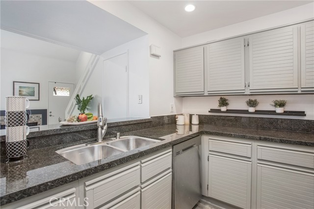 25712 Le Parc, Lake Forest CA: https://media.crmls.org/medias/8d08bdac-b2eb-47ac-bb20-c385f22fb2f2.jpg