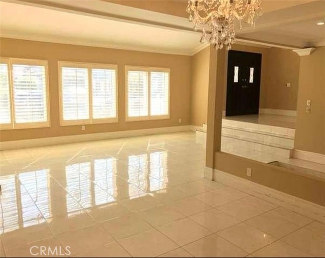 18113 Califa Street, Tarzana CA: https://media.crmls.org/medias/8d092268-6378-42a1-a8eb-4429f0c09e26.jpg