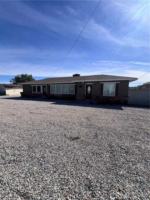18639 Orange Street, Bloomington CA: https://media.crmls.org/medias/8d0946a5-83c2-4e6c-a27b-d8e3b3eae032.jpg