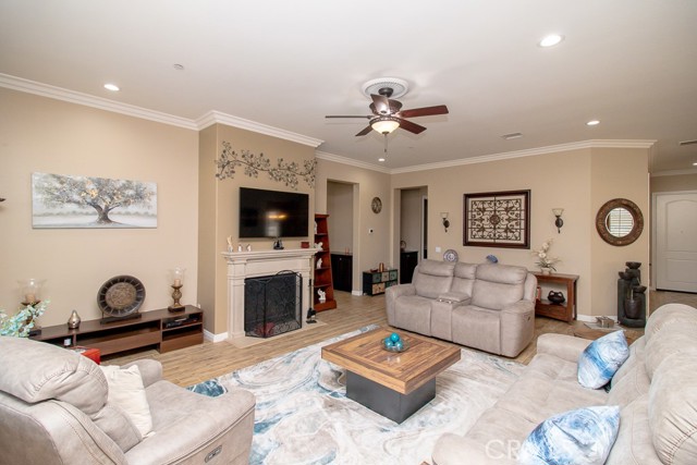 464 Whitney Peak, Beaumont CA: https://media.crmls.org/medias/8d0949d4-641c-4253-b14f-701af57f2003.jpg