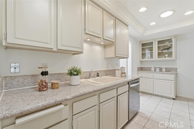 5512 W Paseo Del Lago, Laguna Woods CA: https://media.crmls.org/medias/8d094bfe-1b92-4443-a5b0-c3d57f80722e.jpg