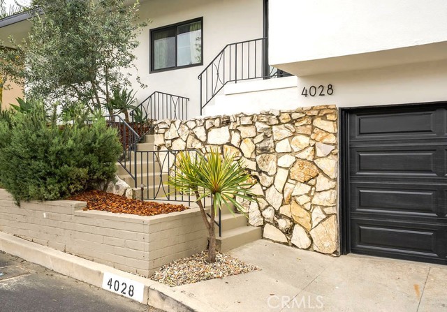 Detail Gallery Image 4 of 48 For 4028 Don Diablo, Los Angeles,  CA 90008 - 3 Beds | 2 Baths