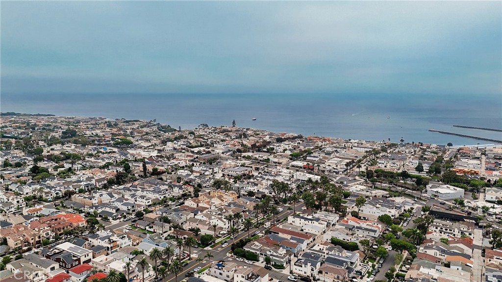 https://media.crmls.org/medias/8d09eff2-cd4d-47a3-bd04-d80ab71b3015.jpg?preset=X-Large