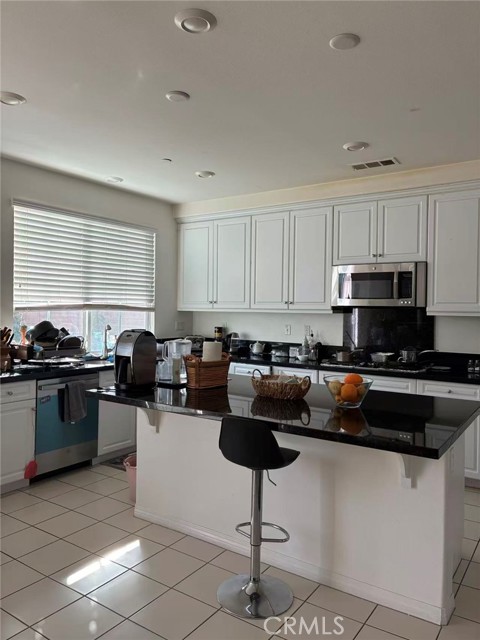 Detail Gallery Image 3 of 7 For 13223 Stanton, Rancho Cucamonga,  CA 91739 - 5 Beds | 3 Baths