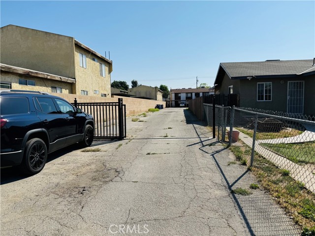 Detail Gallery Image 2 of 9 For 326 Stephens, Bakersfield,  CA 93304 - – Beds | – Baths