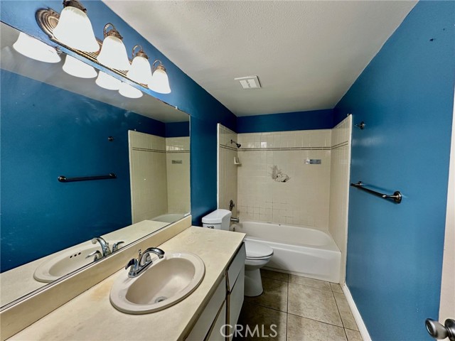 Detail Gallery Image 11 of 27 For 11644 Bos St, Cerritos,  CA 90703 - 5 Beds | 3 Baths