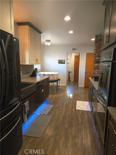 874 W 19th Street, Upland CA: https://media.crmls.org/medias/8d0d962c-5f37-4a6d-ba77-0e3ec11f66f4.jpg