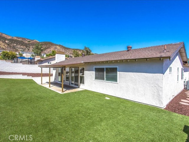 5734 N E Street, San Bernardino CA: https://media.crmls.org/medias/8d0df979-4061-4e96-abcb-1b3e4e625f28.jpg