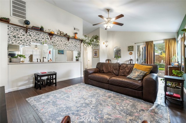 Detail Gallery Image 7 of 28 For 8735 N Cedar Ave #147,  Fresno,  CA 93720 - 3 Beds | 2 Baths