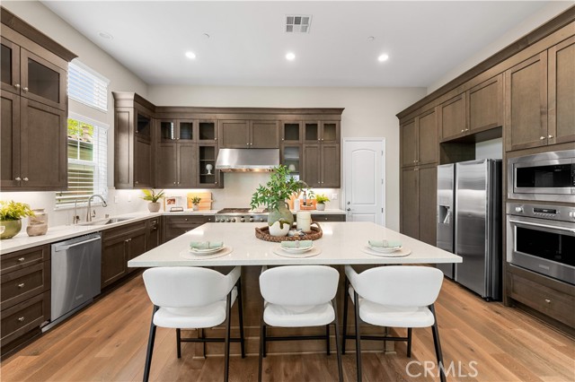 Detail Gallery Image 12 of 67 For 102 Derailer, Irvine,  CA 92618 - 4 Beds | 4/1 Baths