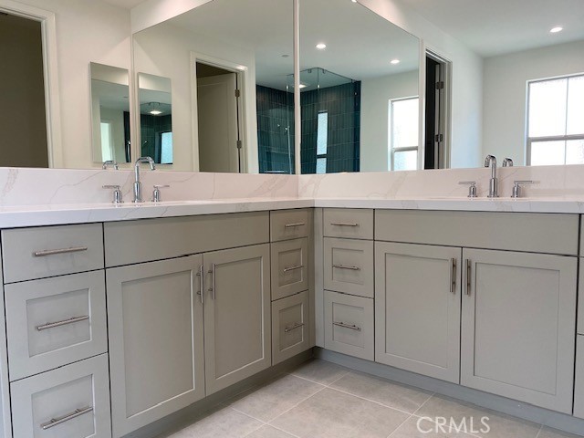 MLS #OC25030250 image #3