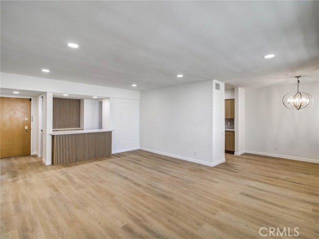 4915 Tyrone, 325 photo 6