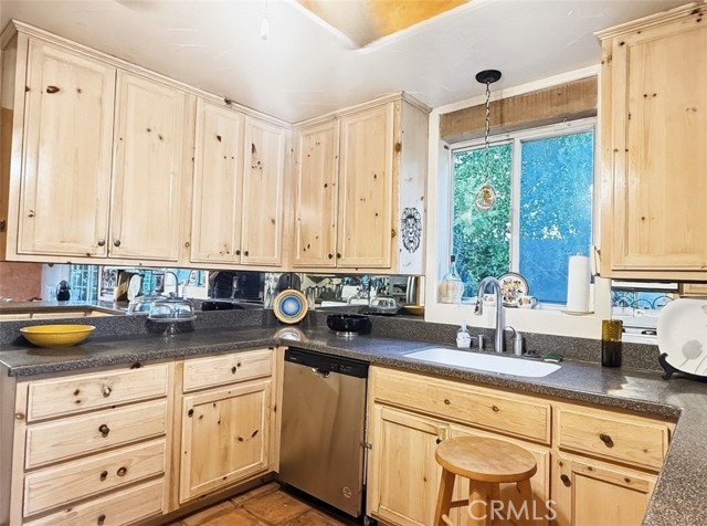 Detail Gallery Image 6 of 19 For 1932 S Barona, Palm Springs,  CA 92264 - 2 Beds | 2 Baths