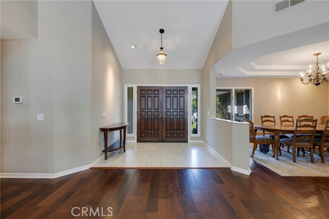 Detail Gallery Image 5 of 65 For 27702 Greenfield Dr, Laguna Hills,  CA 92653 - 7 Beds | 5/2 Baths