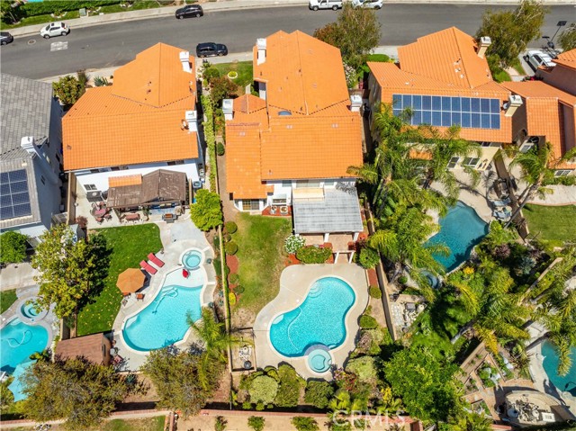 28852 Woodside Drive, Saugus CA: https://media.crmls.org/medias/8d10b8f6-c572-40b4-adc4-d80be34d1997.jpg