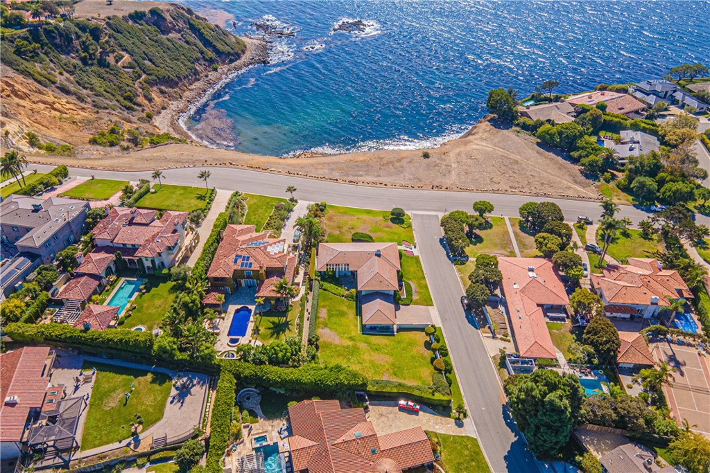 Picture of Palos Verdes Estates, CA 90274