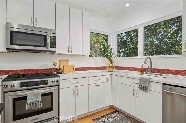 1344 Marine Avenue, Manhattan Beach, California 90266, 3 Bedrooms Bedrooms, ,1 BathroomBathrooms,Residential,Sold,Marine,SB21218449