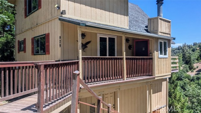 929 Trinity Drive, Lake Arrowhead CA: https://media.crmls.org/medias/8d126d9f-4f2a-4cc9-b0fe-03bf46e0553d.jpg