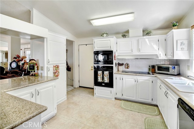 Detail Gallery Image 5 of 20 For 10095 Chisholm Trl, Cherry Valley,  CA 92223 - 2 Beds | 2 Baths