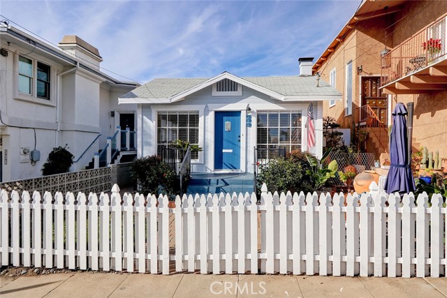 533 13th Street, Manhattan Beach, California 90266, 2 Bedrooms Bedrooms, ,1 BathroomBathrooms,Residential,Sold,13th,SB23018975