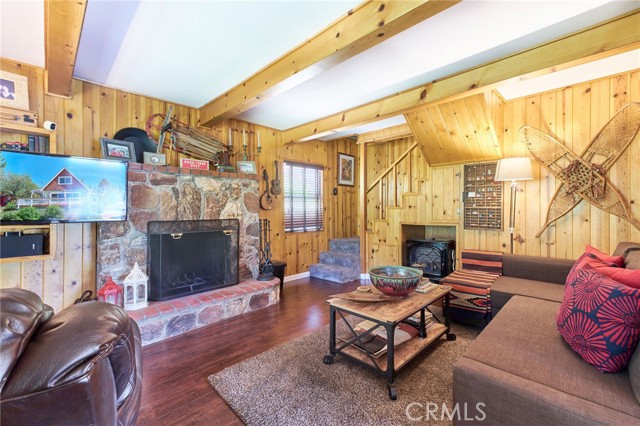 39676 Oak Glen Road, Fawnskin CA: https://media.crmls.org/medias/8d12d0df-4229-44d3-a82d-9ced8cac6313.jpg