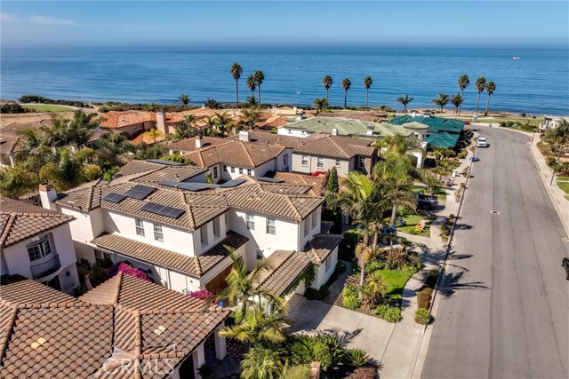 137 Beachcomber Drive, Pismo Beach CA: https://media.crmls.org/medias/8d142941-17e7-46fa-a90d-d99e18f9b8fc.jpg