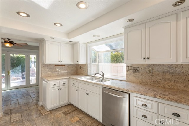 Detail Gallery Image 10 of 25 For 37515 Vineyard Knoll Dr, Murrieta,  CA 92562 - 3 Beds | 2/1 Baths